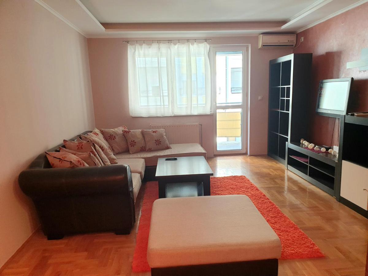 סרמסקה מיטרוביקה Apartman Mirage מראה חיצוני תמונה
